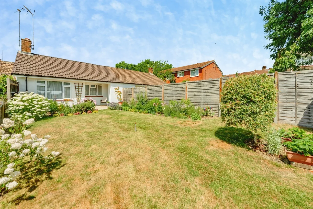 Wainwrights, Crawley, photo 12