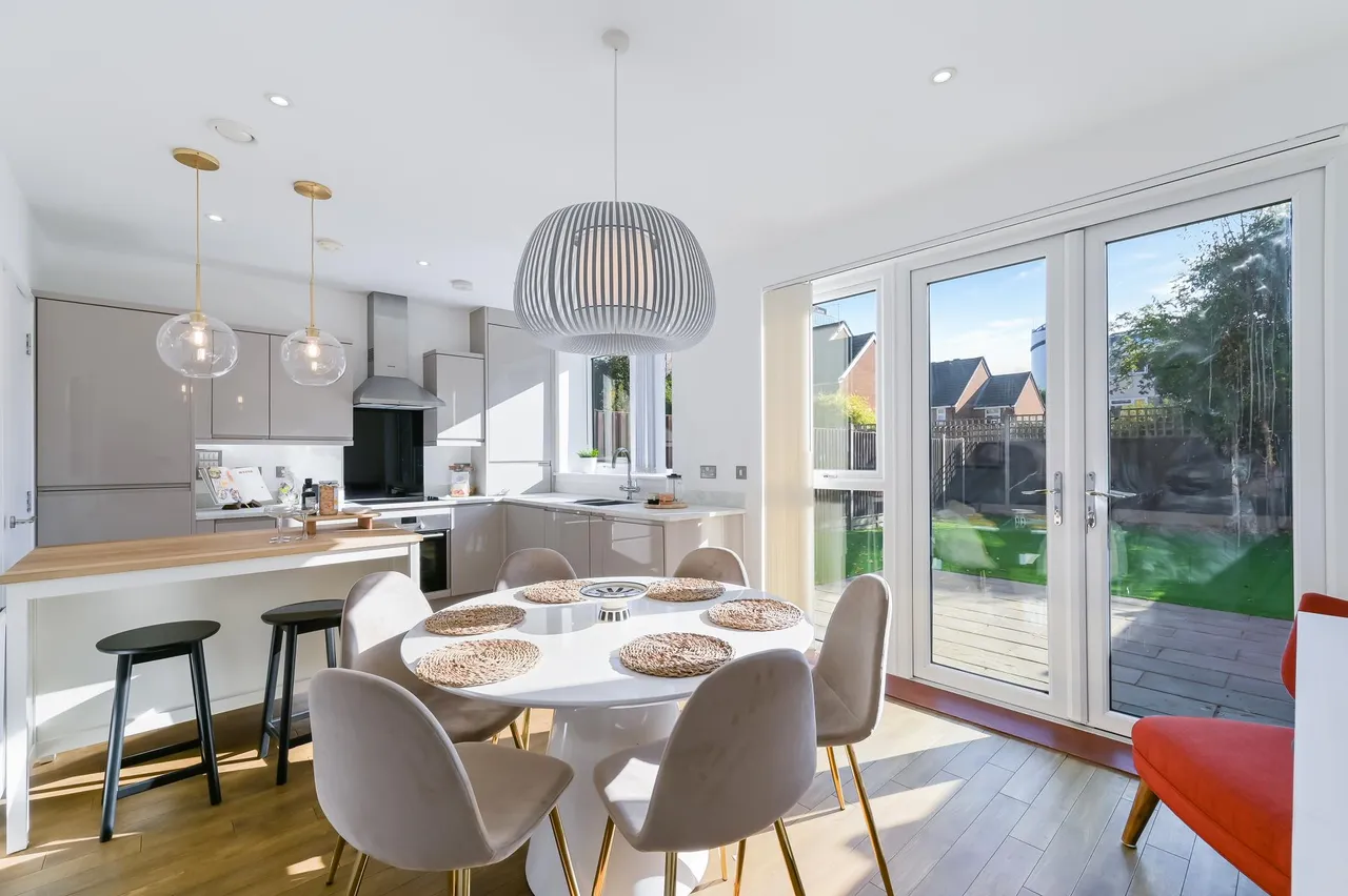Reynard Way, Brentford, TW8, photo 6