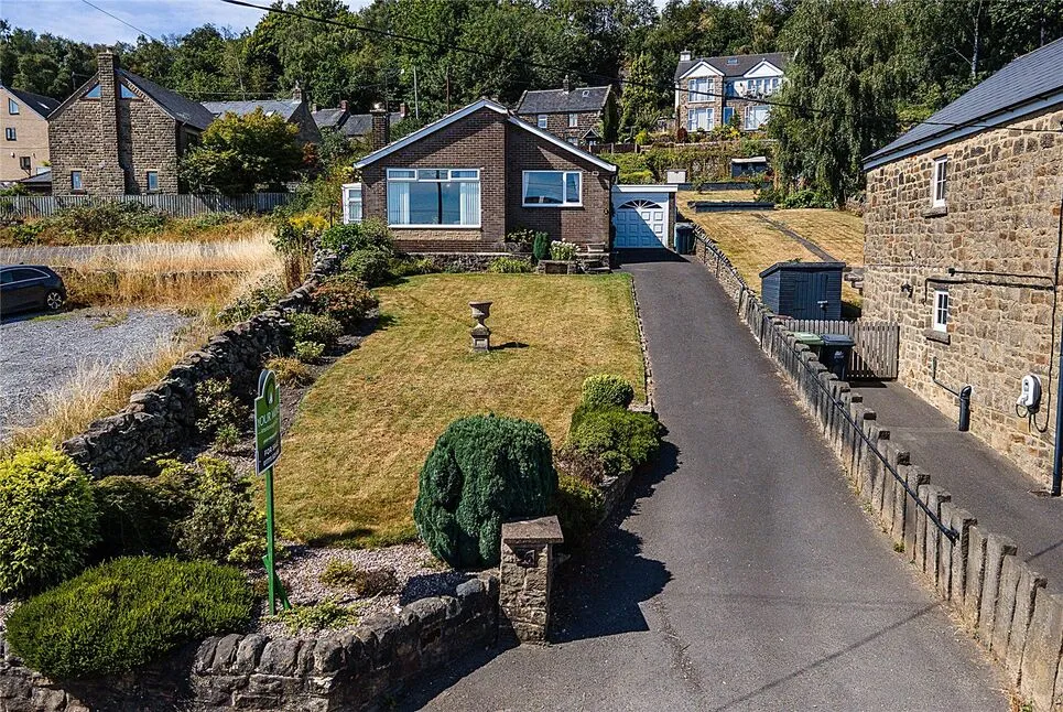 2 bed house for sale — The Common, Crich, Derbyshire, DE4