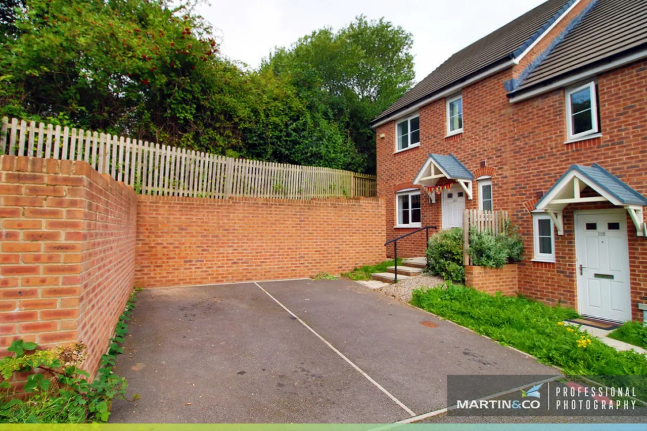 3 bed house for sale — Heol Bennett, St Edeyrns