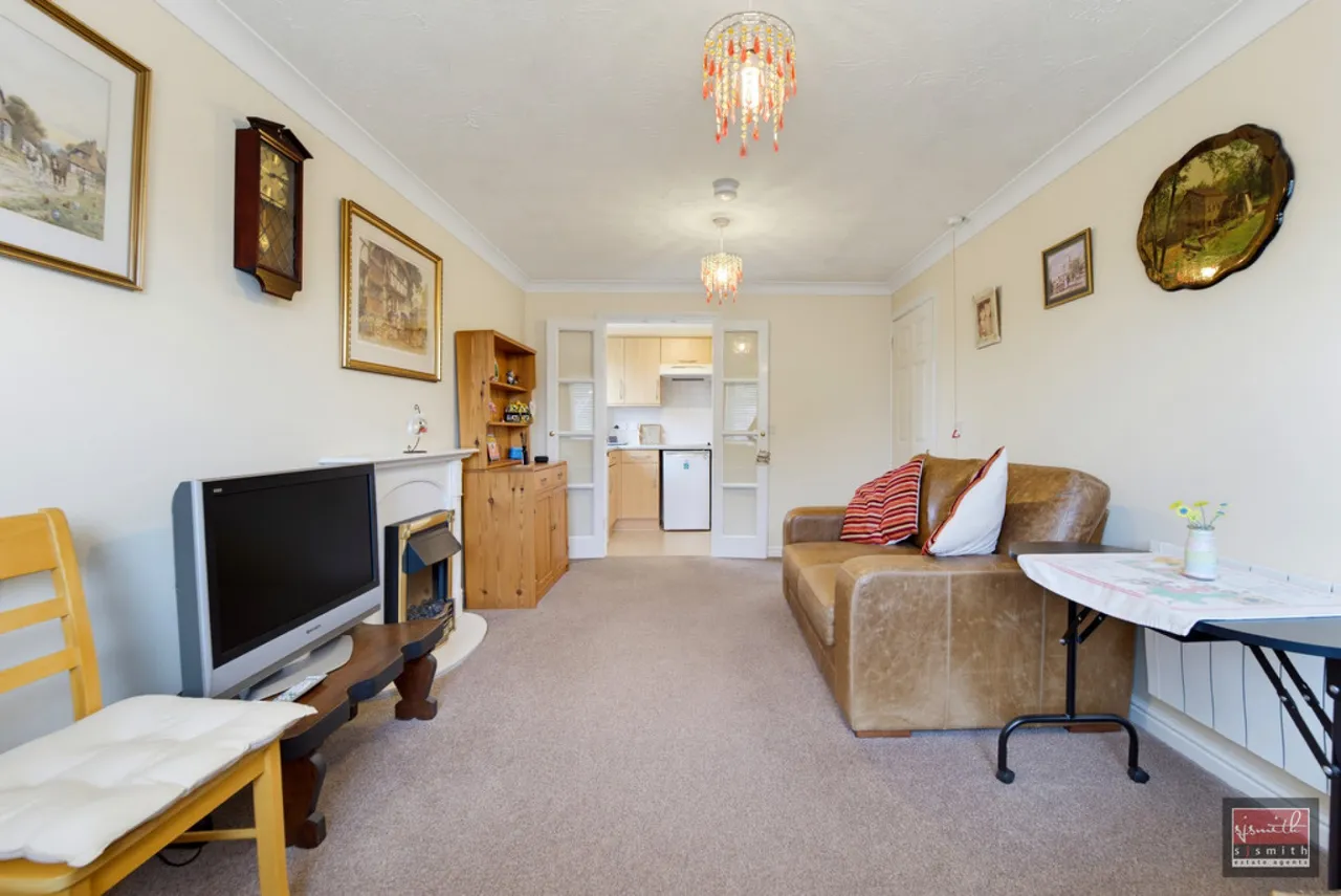Parkland Grove, Ashford, TW15, photo 7