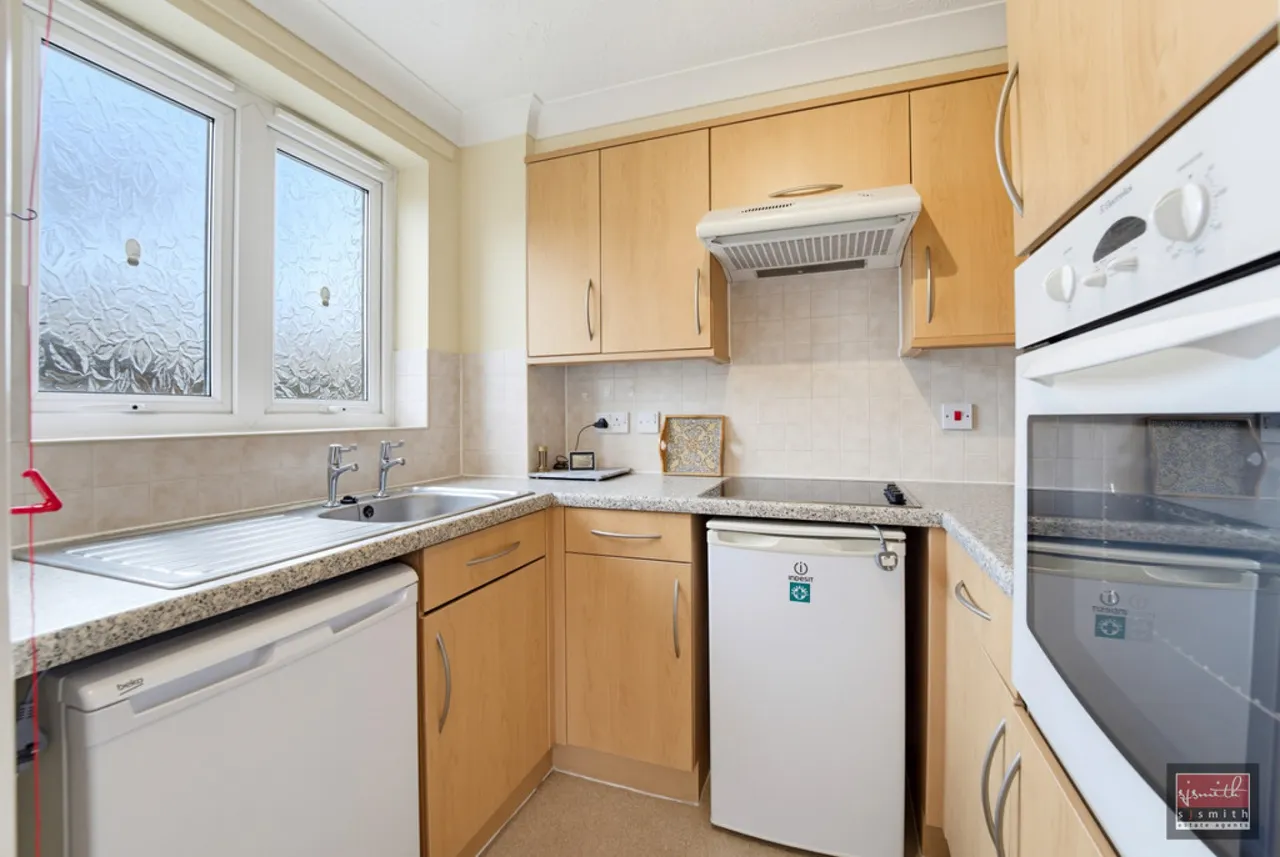 Parkland Grove, Ashford, TW15, photo 8