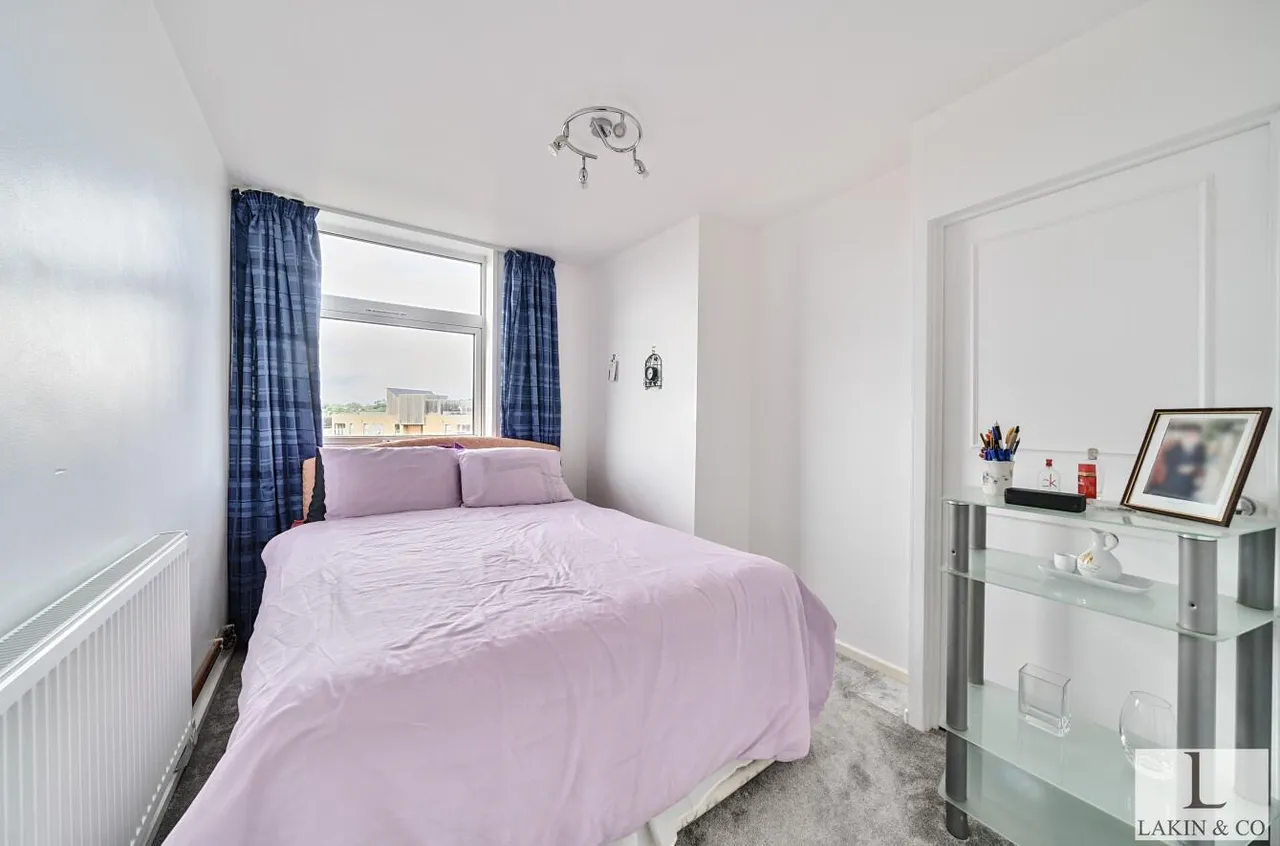 Oxford Road, Denham, UB9 4AB, photo 8