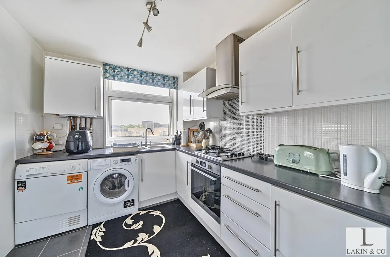Oxford Road, Denham, UB9 4AB, photo 5