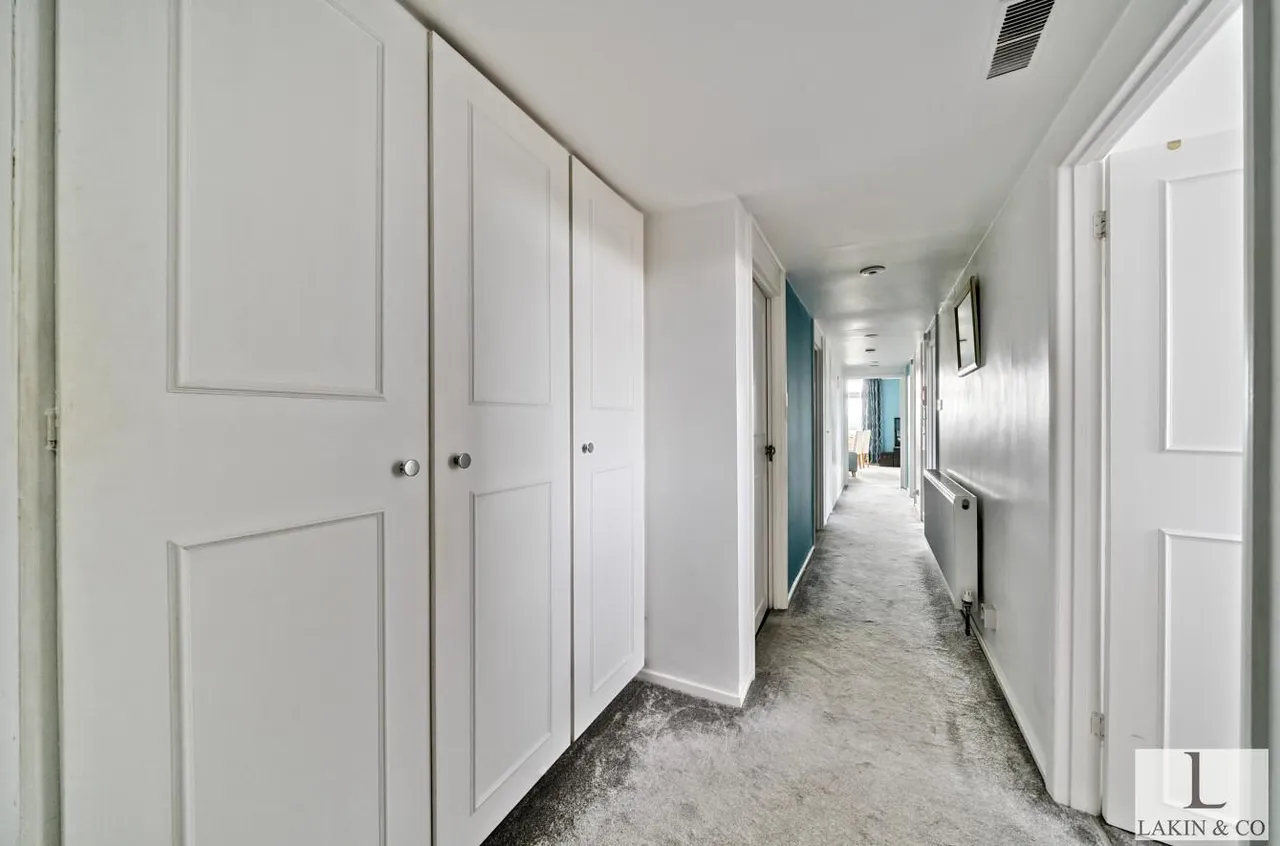 Oxford Road, Denham, UB9 4AB, photo 11