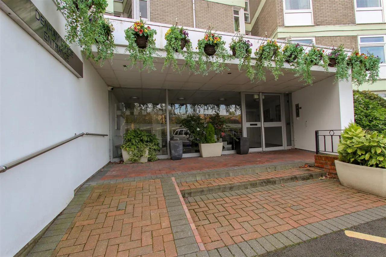 Oxford Road, Denham, UB9 4AB, photo 15