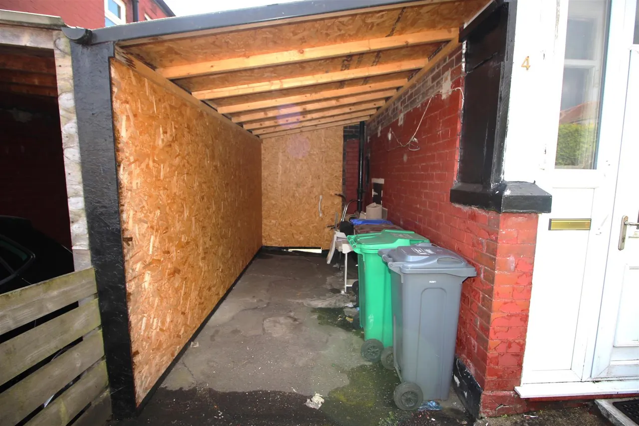Greenstead Avenue, Manchester, M8 0NR, photo 14