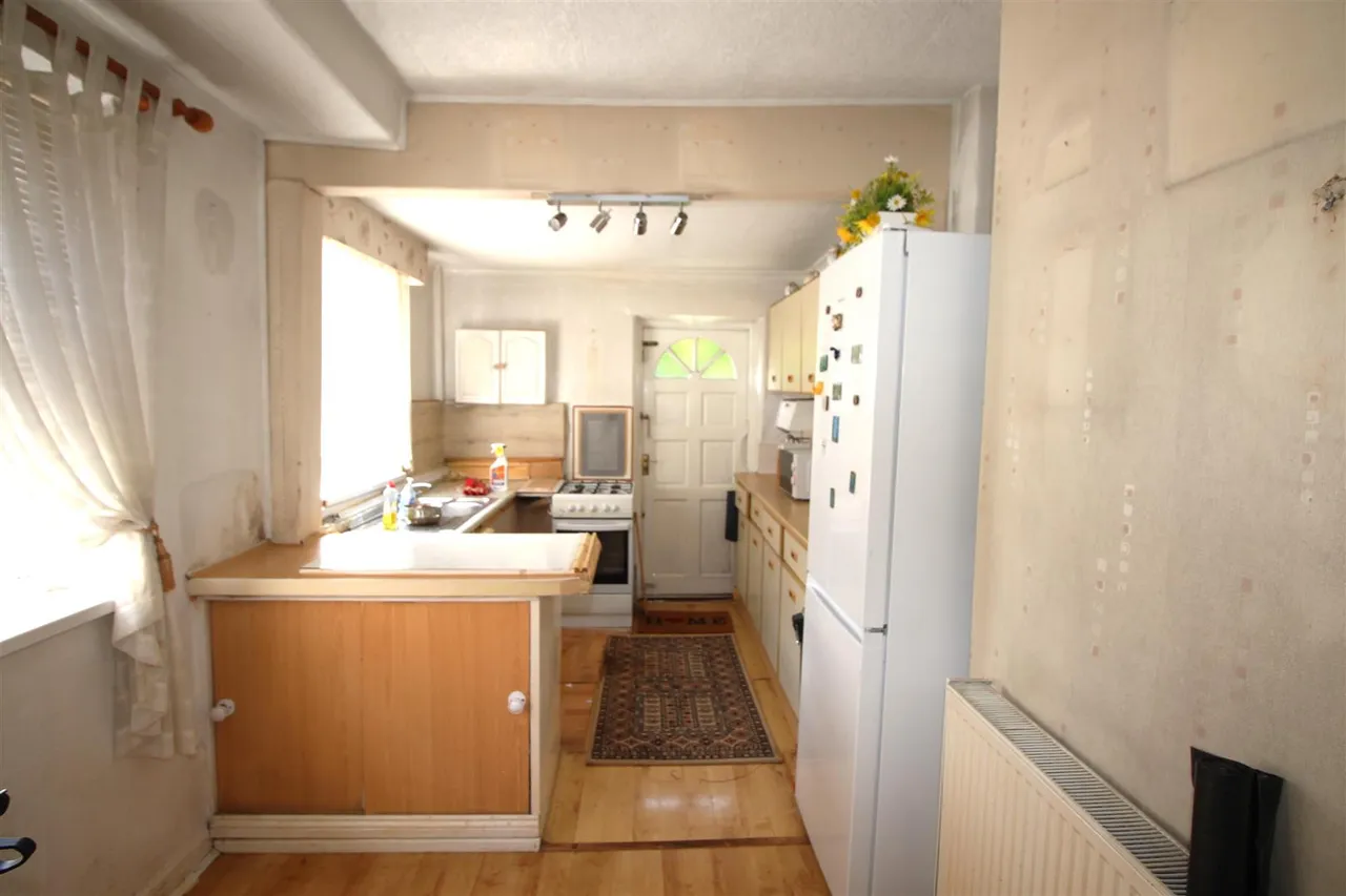 Greenstead Avenue, Manchester, M8 0NR, photo 6