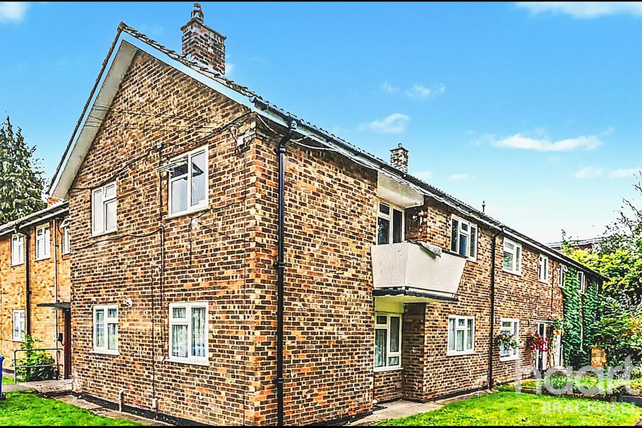Deepfield Road, Bracknell, RG12, photo 2
