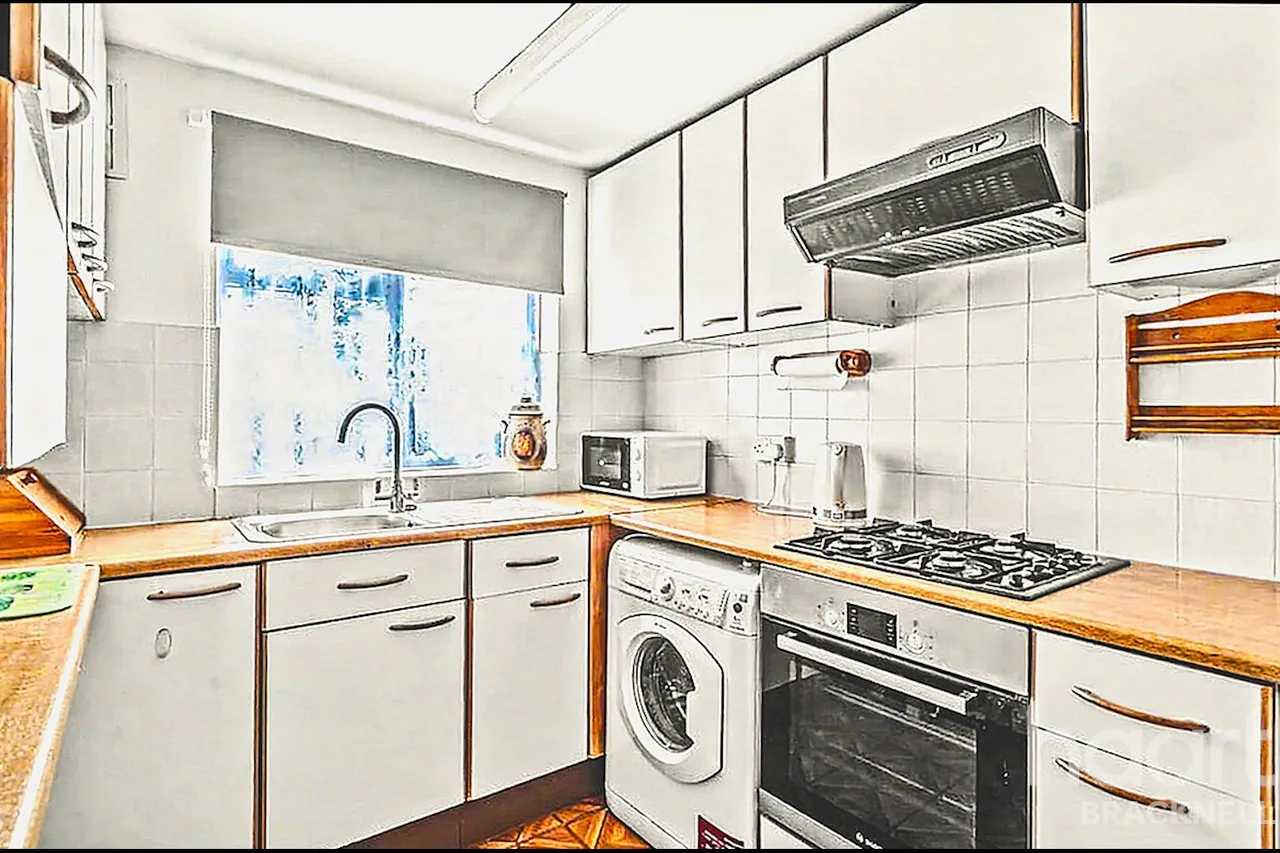 2 bed flat for sale, Deepfield Road, Bracknell, RG12