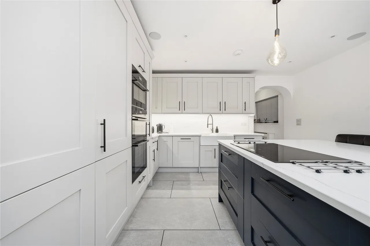 Aldershot Road, Pirbright, GU24, photo 9