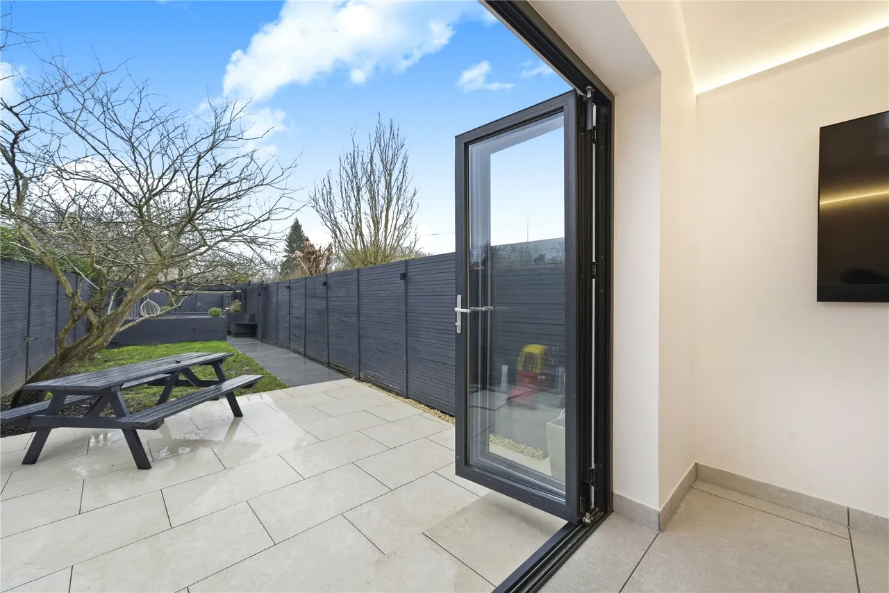Aldershot Road, Pirbright, GU24, photo 11
