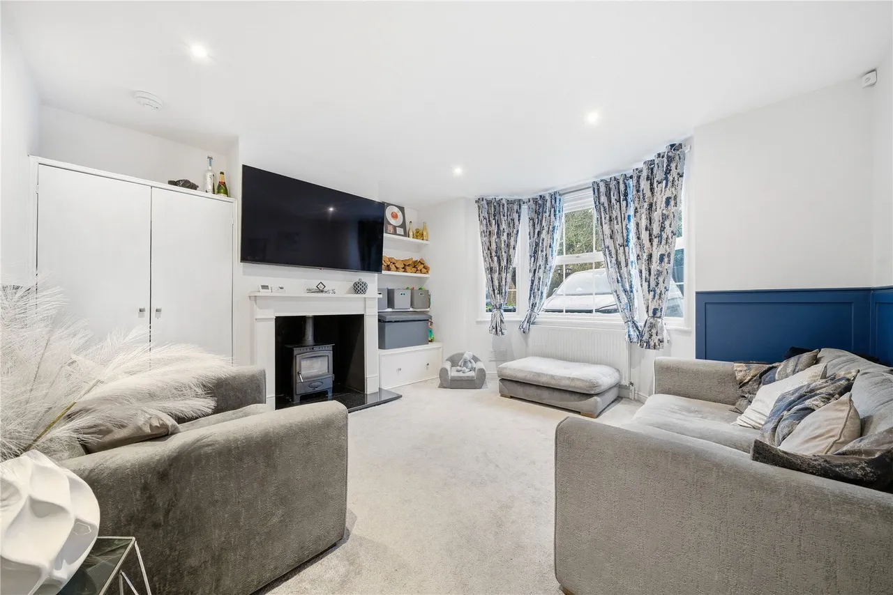 Aldershot Road, Pirbright, GU24, photo 4
