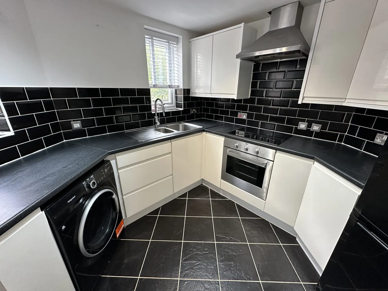 Rookes Crescent, CHELMSFORD, CM1 3GN, photo 4