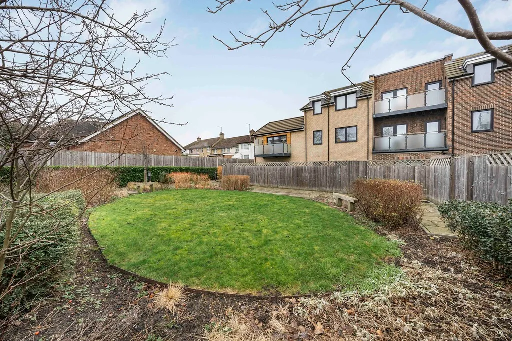 Oakpoint Court, Sutton Court Road, UB10, photo 13