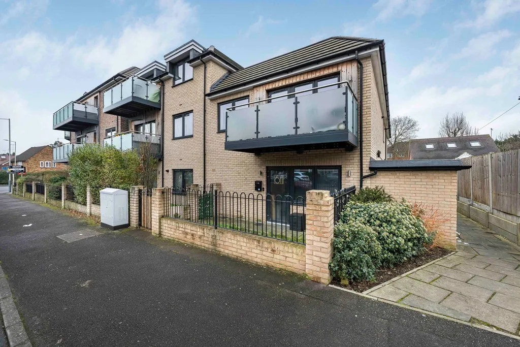 1 bed flat for sale — Oakpoint Court, Sutton Court Road, UB10