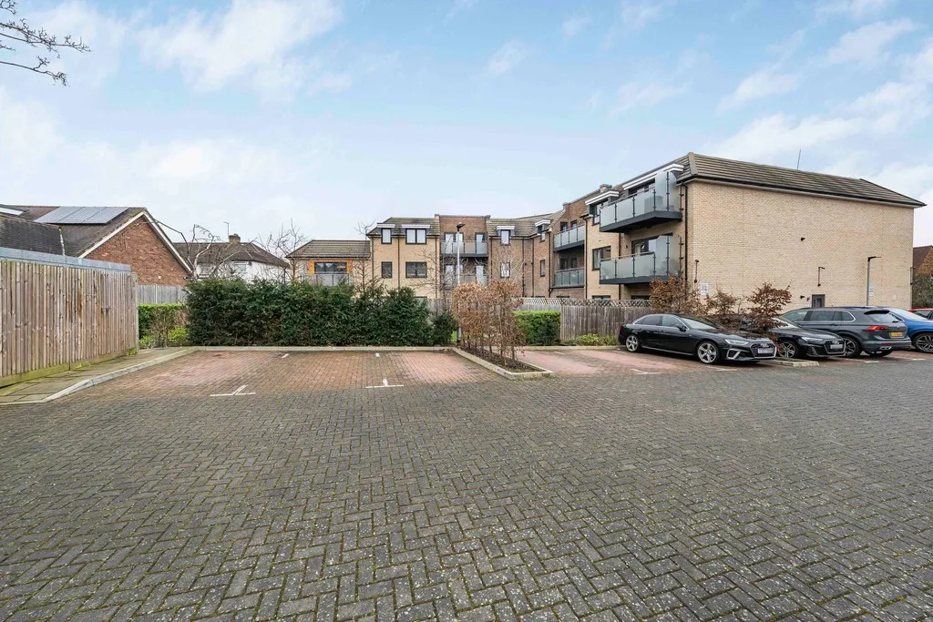 Oakpoint Court, Sutton Court Road, UB10, photo 14