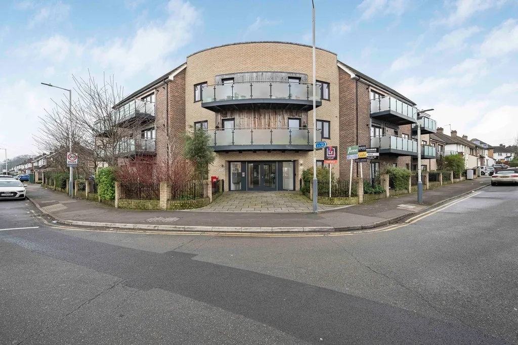 Oakpoint Court, Sutton Court Road, UB10, photo 30