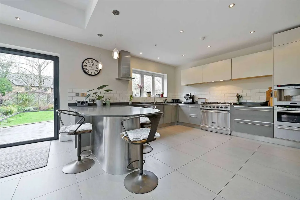 Alma Road, Windsor, Berkshire, SL4 3HH, photo 11