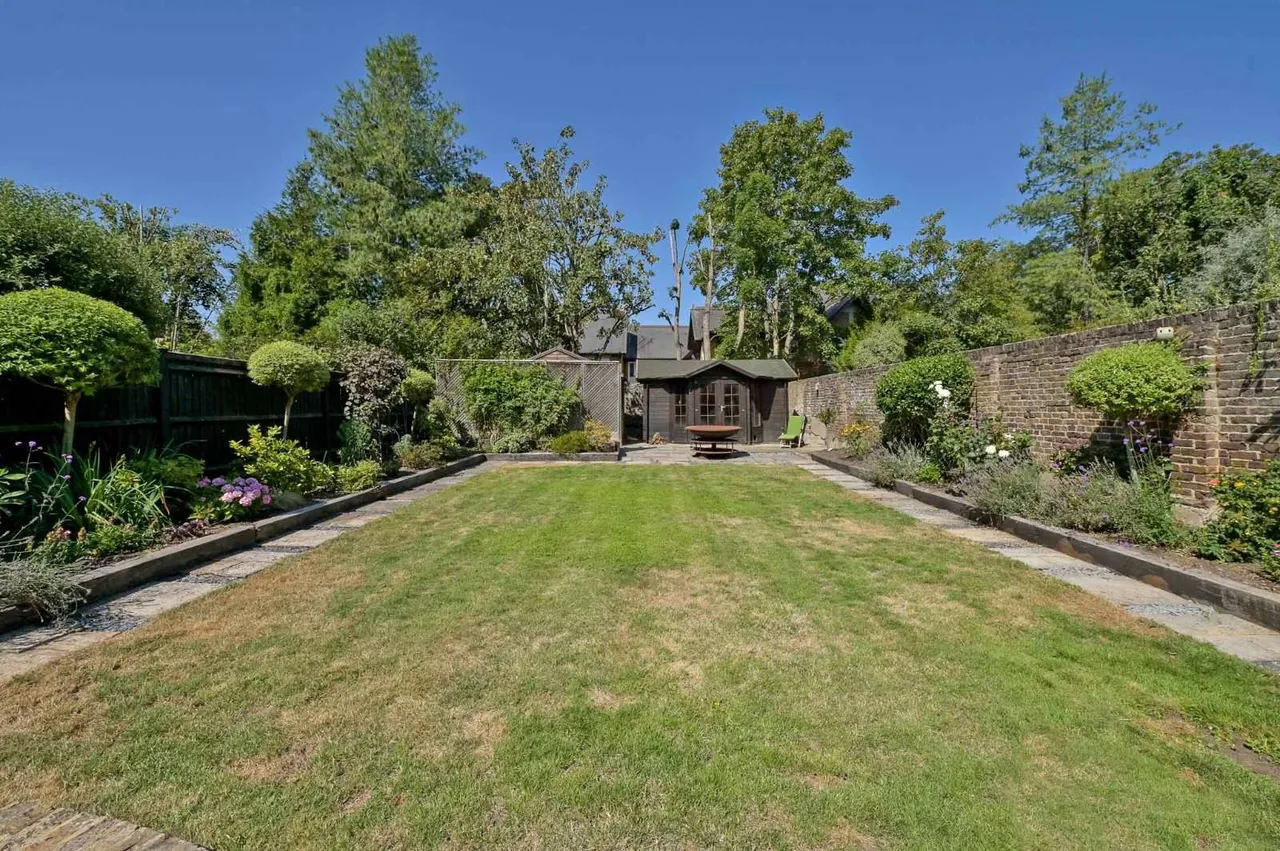 Alma Road, Windsor, Berkshire, SL4 3HH, photo 2