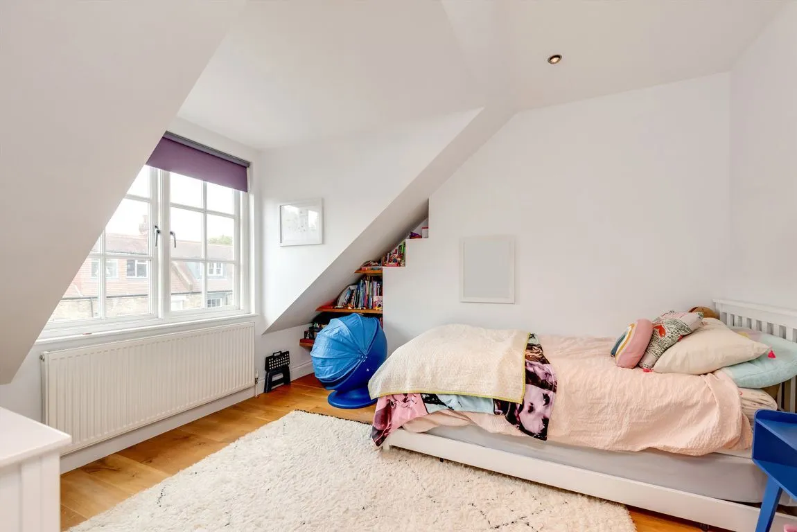 Gainsborough Road, W4, photo 7