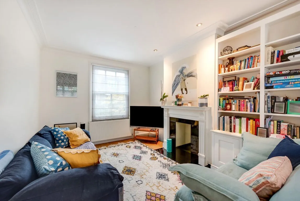 Gainsborough Road, W4, photo 2