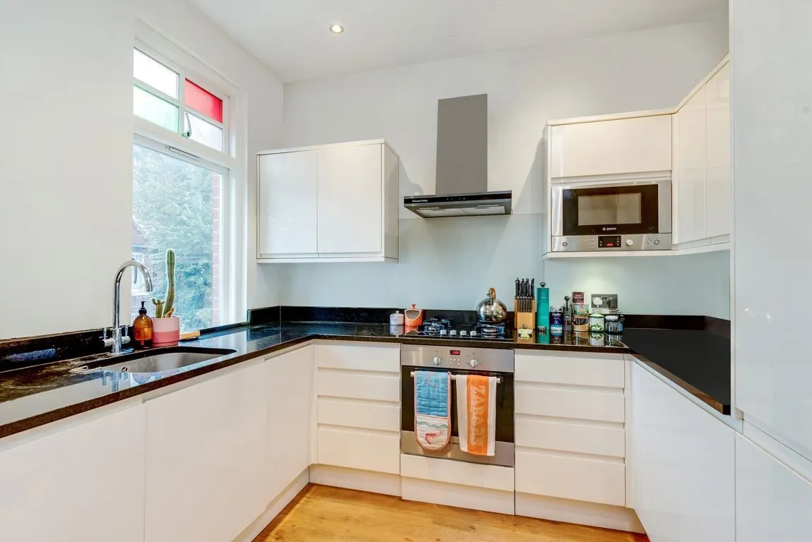 Gainsborough Road, W4, photo 3