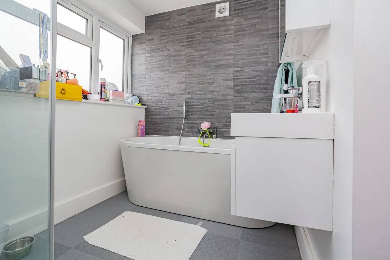 Canterbury Close, Beckenham, Kent BR3 5EP, photo 6
