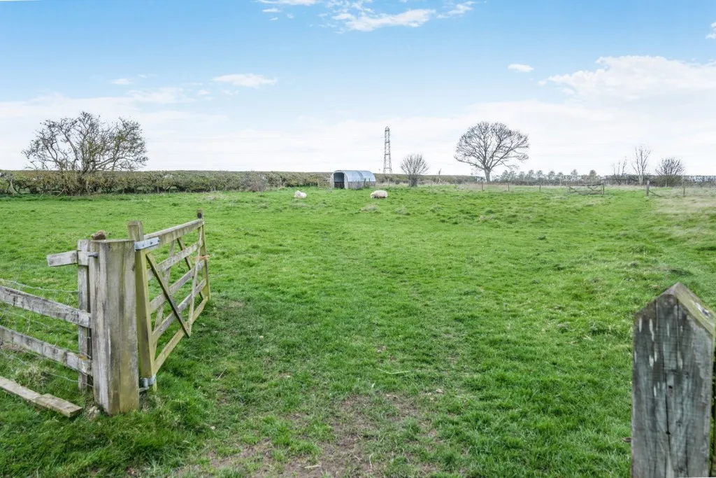 Long Marston ~ Wetherby Road, YO26, photo 40