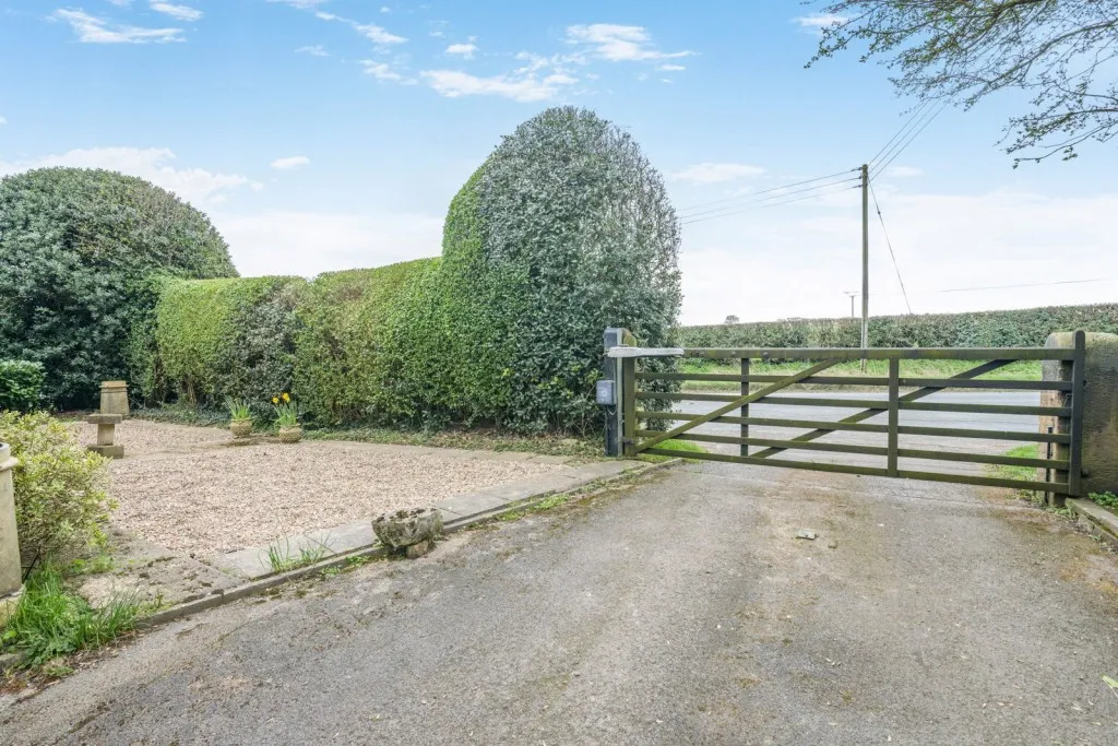 Long Marston ~ Wetherby Road, YO26, photo 34