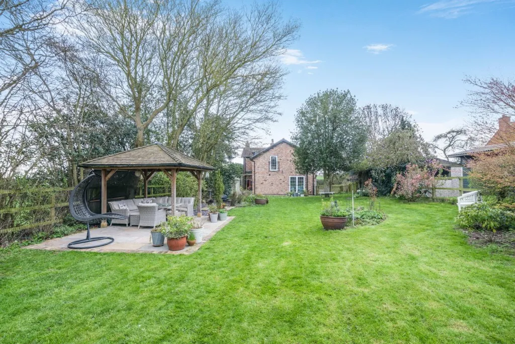 Long Marston ~ Wetherby Road, YO26, photo 47