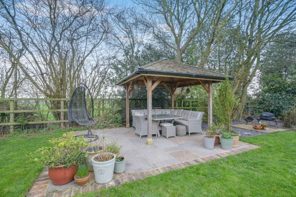 Long Marston ~ Wetherby Road, YO26, photo 35