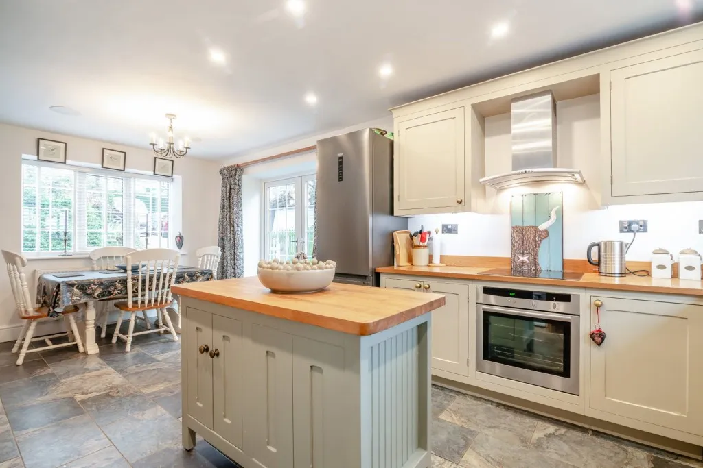 Long Marston ~ Wetherby Road, YO26, photo 13
