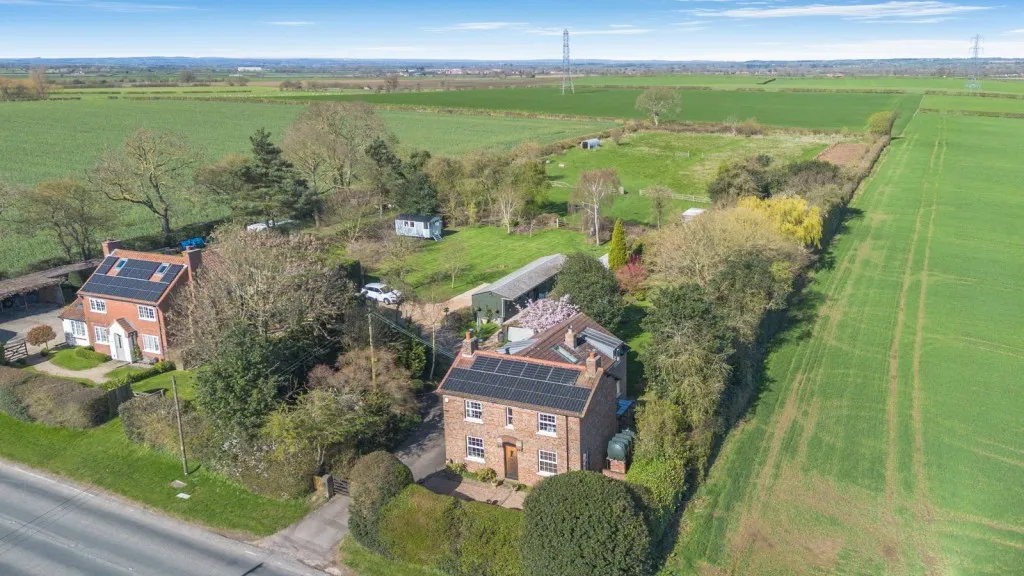 Long Marston ~ Wetherby Road, YO26, photo 28