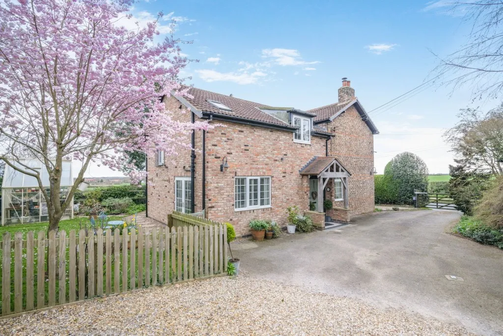 Long Marston ~ Wetherby Road, YO26, photo 2