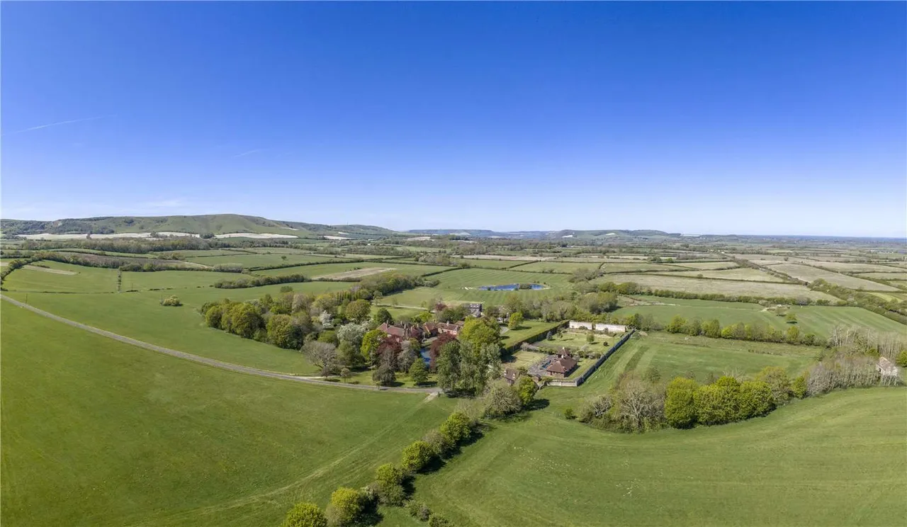 Selmeston, Polegate, East Sussex, BN26 6UB, photo 2