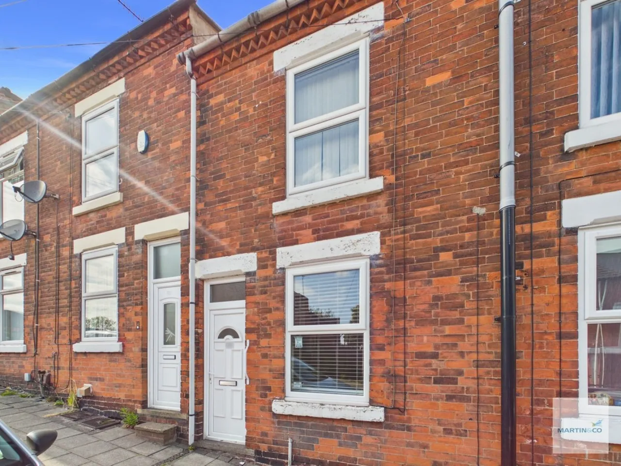 2 bed house for sale — Victoria Street, Hucknall