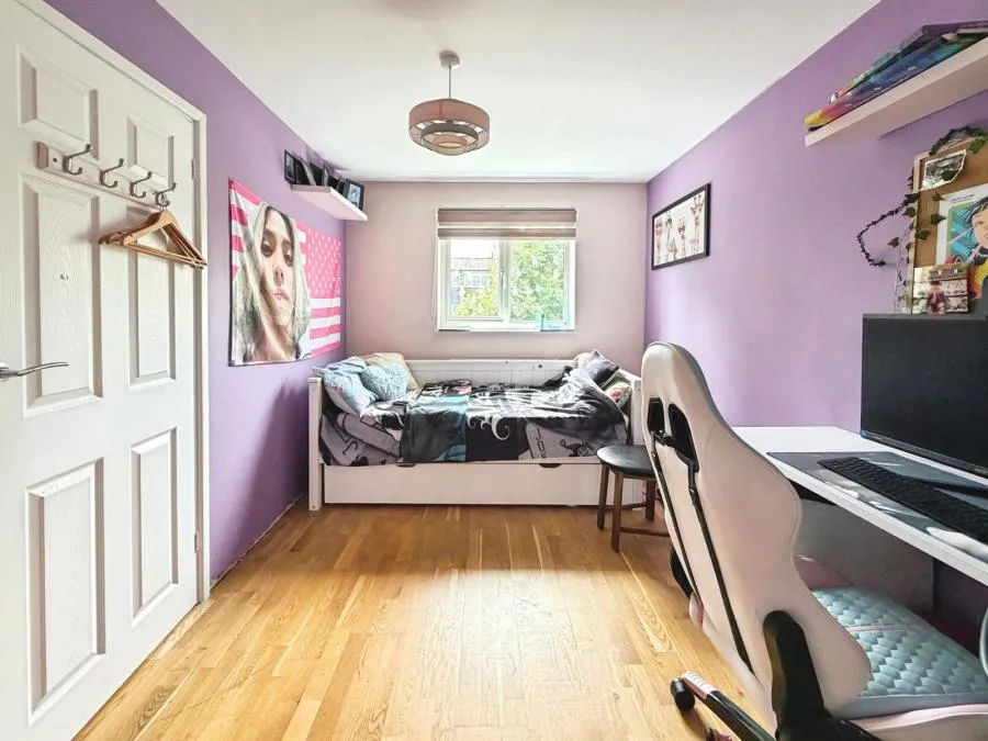 Scott Close, West Drayton, UB7, photo 5