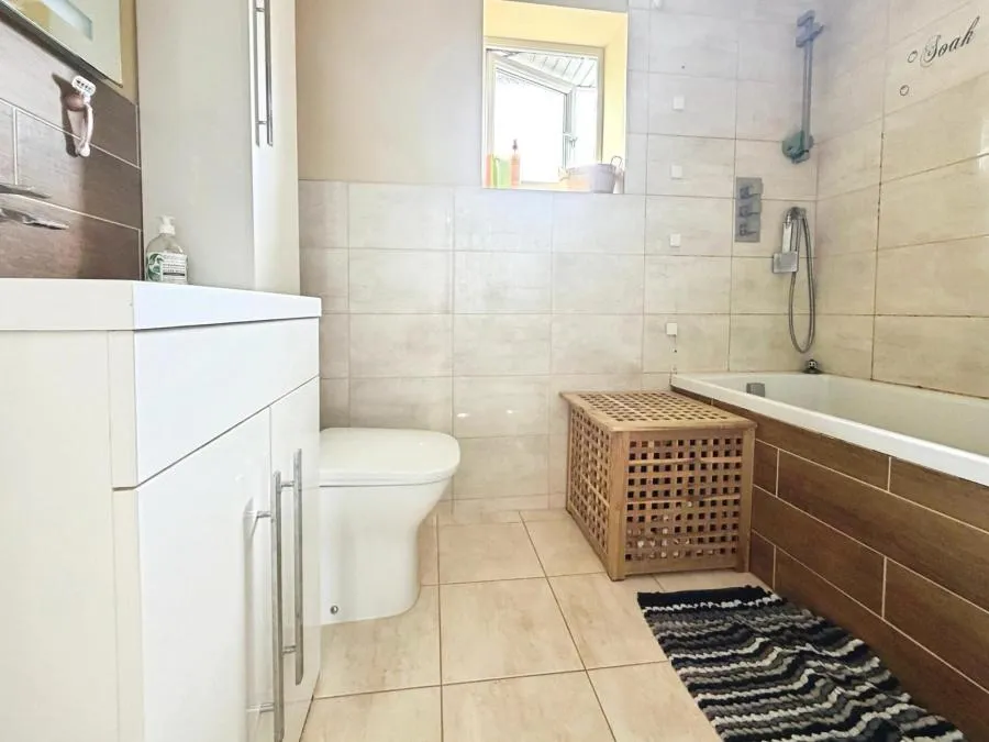 Scott Close, West Drayton, UB7, photo 9