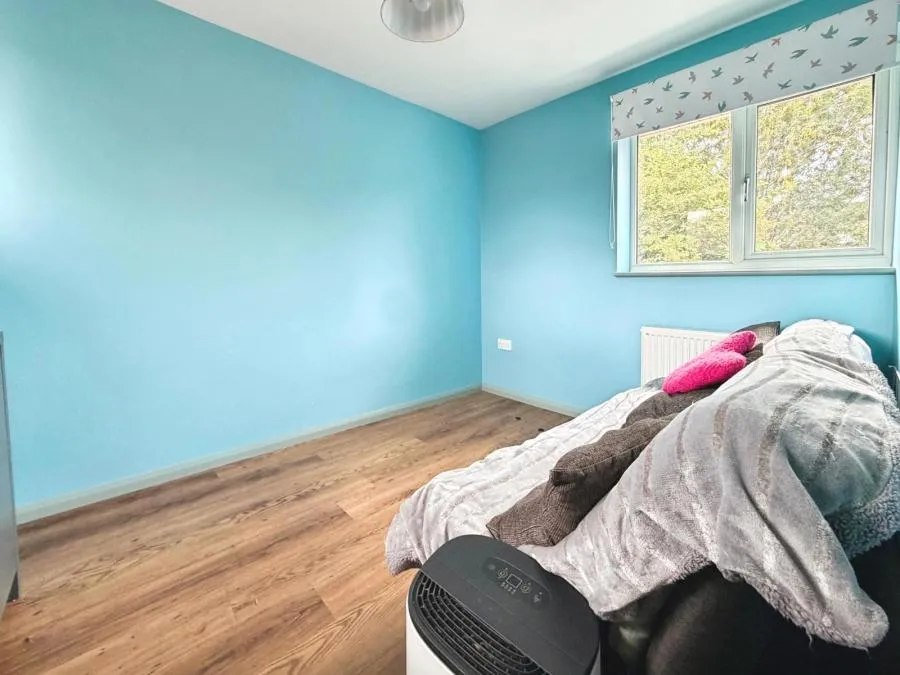 Scott Close, West Drayton, UB7, photo 8