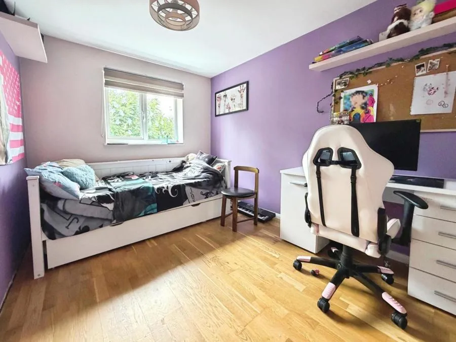 Scott Close, West Drayton, UB7, photo 12
