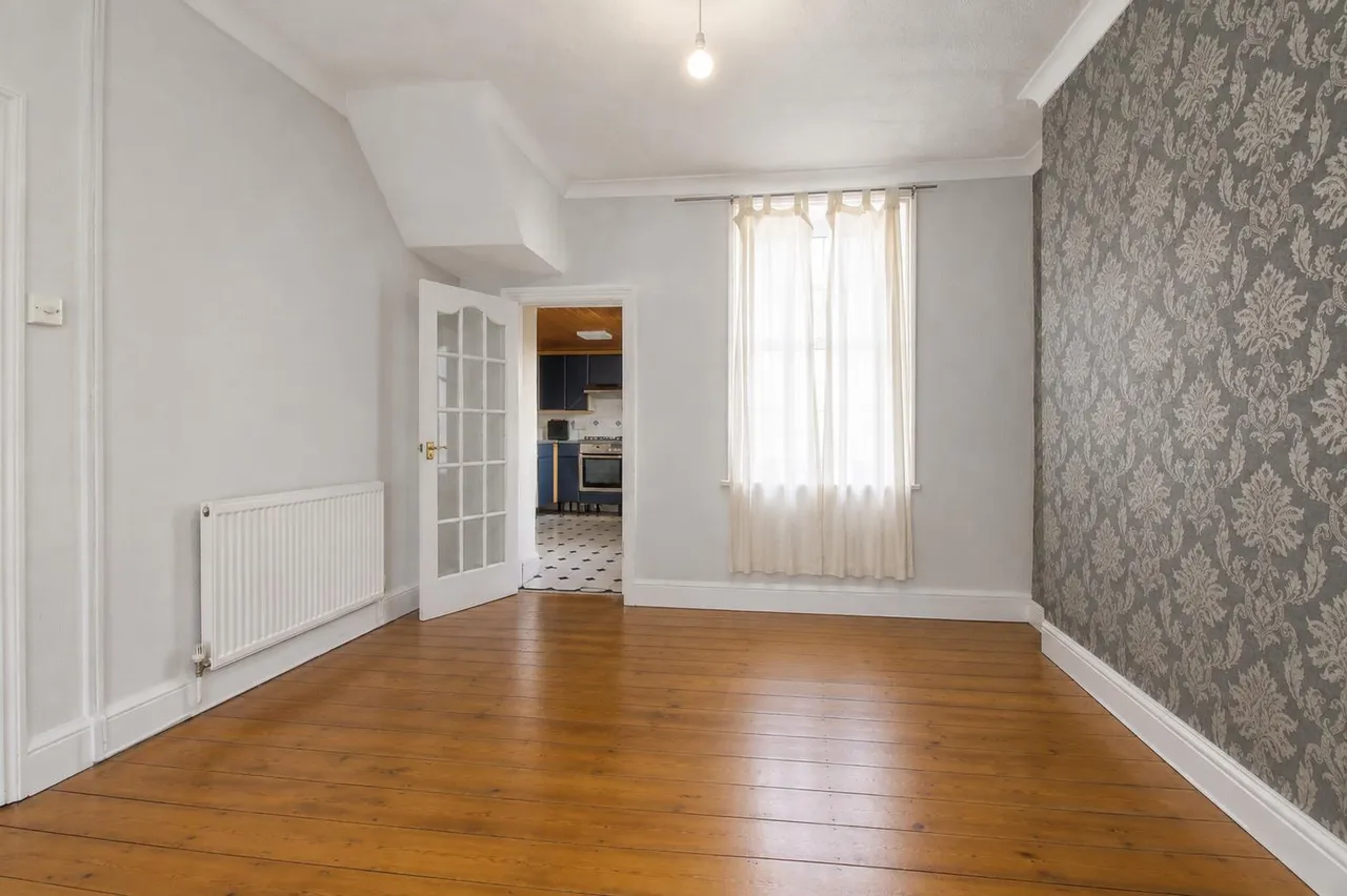 Queen Street, Barry, CF62 7EG, photo 3