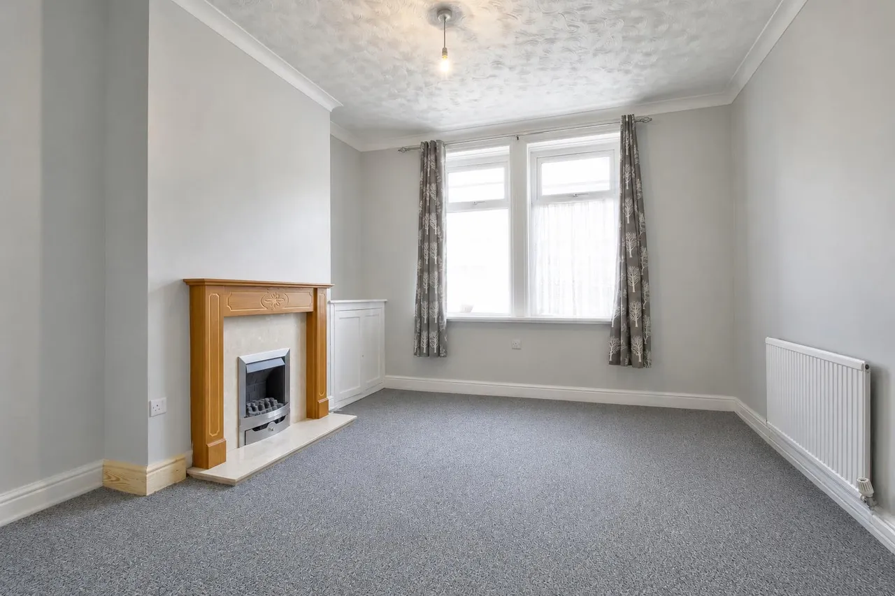 Queen Street, Barry, CF62 7EG, photo 2