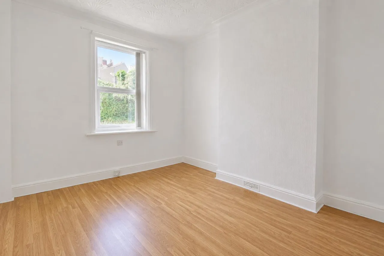 Queen Street, Barry, CF62 7EG, photo 6