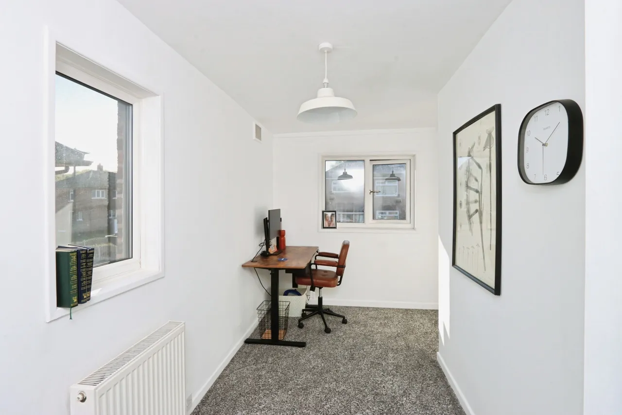 Haigh Moor Road, Sheffield, photo 12