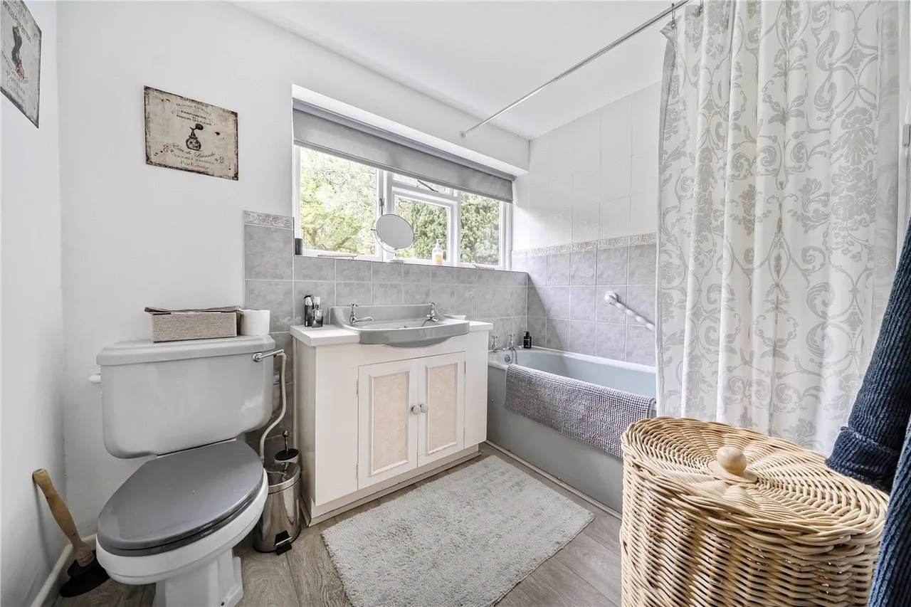 Crookham Common, Thatcham, RG19, photo 26