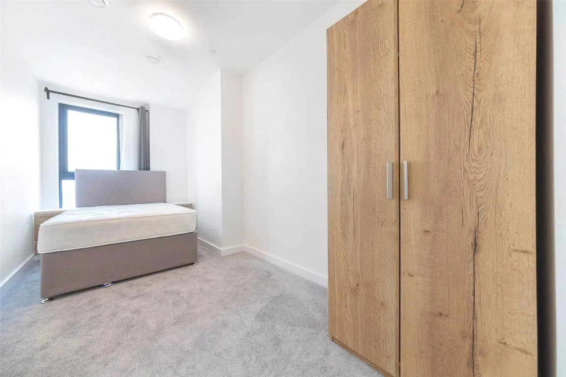 Lakeside Drive, Ealing, photo 11