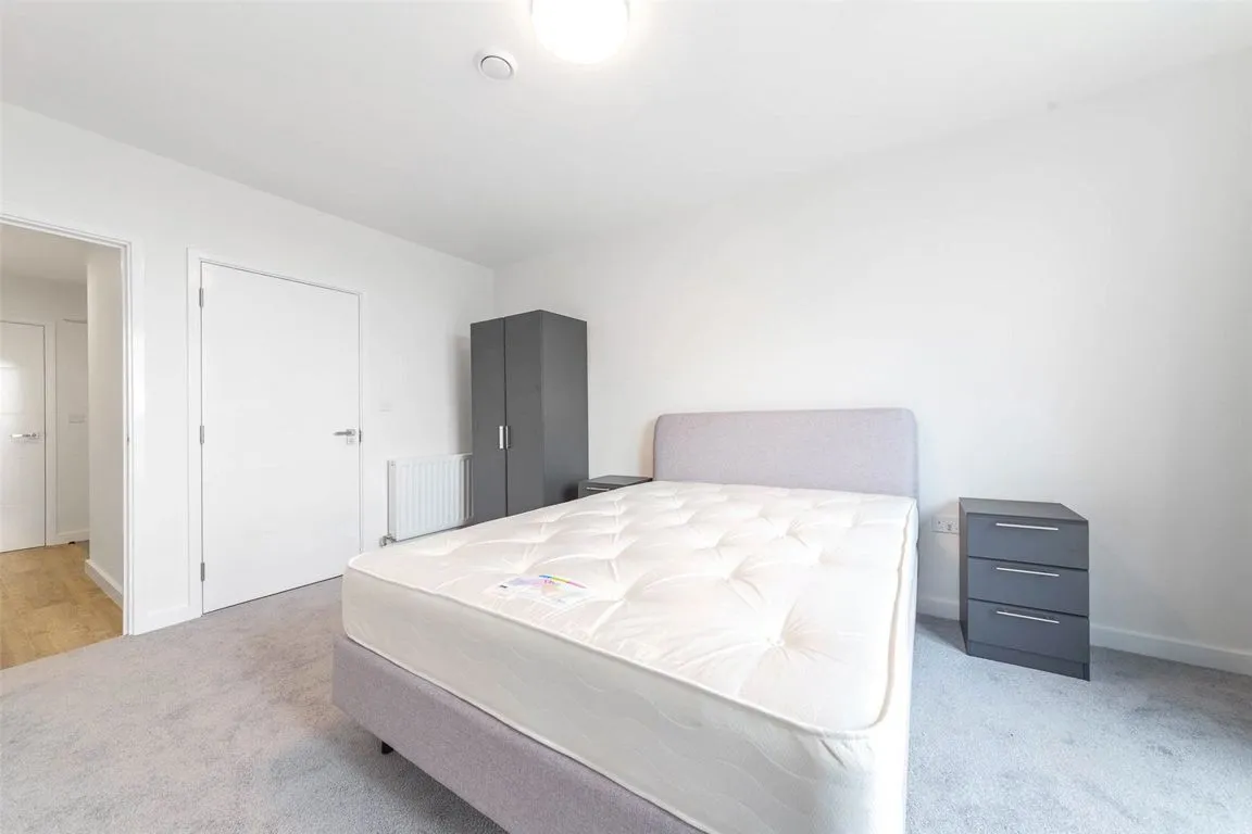 Lakeside Drive, Ealing, photo 9