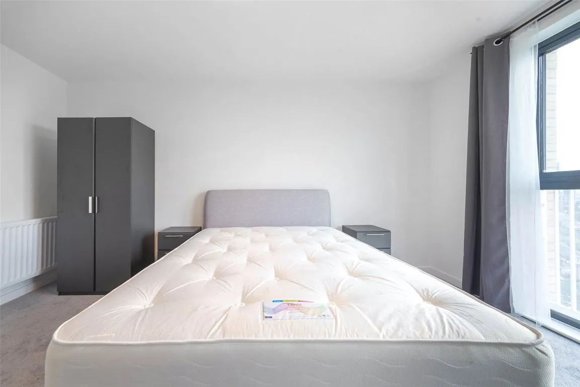 Lakeside Drive, Ealing, photo 10