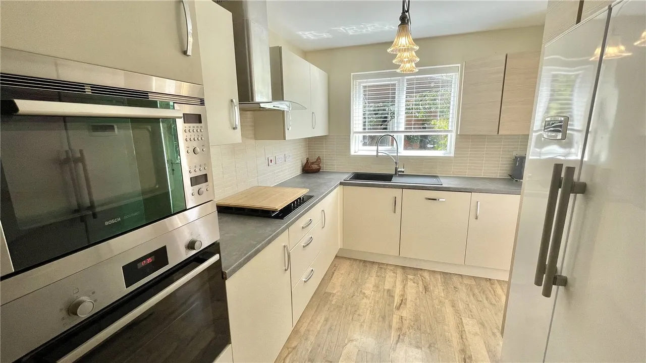 Western Heights Road, Meon Vale, Stratford-upon-Avon, Warwickshire, CV37, photo 5